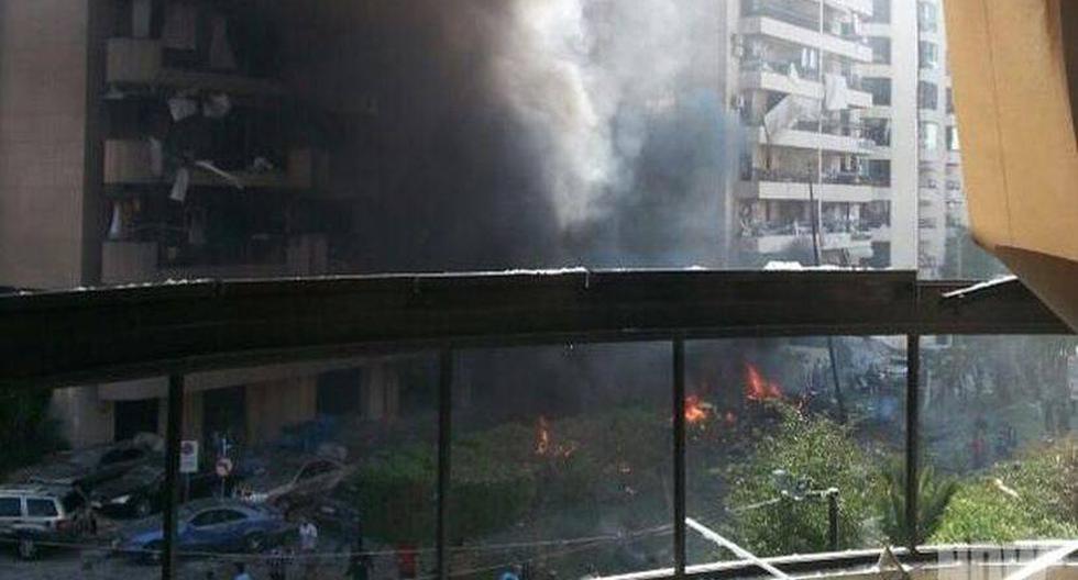 Dos fuertes explosiones causaron daños a la embajada iraní en Beirut. (Foto: @nprnicole)