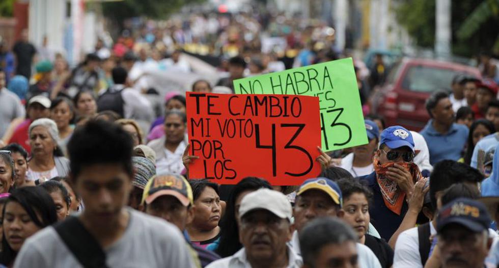 Padres de Ayotzinapa no olvidan a hijos desaparecidos (Foto EFE)