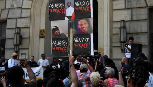 Manifestación en Akron el domingo por la muerte de Jayland Walker a manos de la policía. (Reuters).