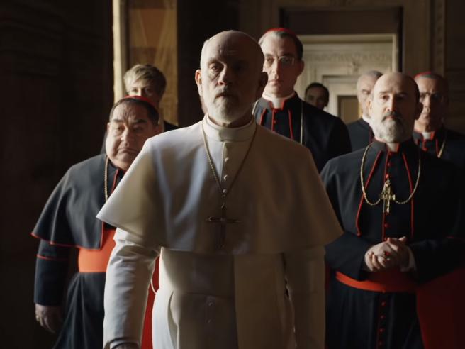 Ramón García, tal y como aparece en el segundo teaser tráiler de "The New Pope". Foto: Difusión.