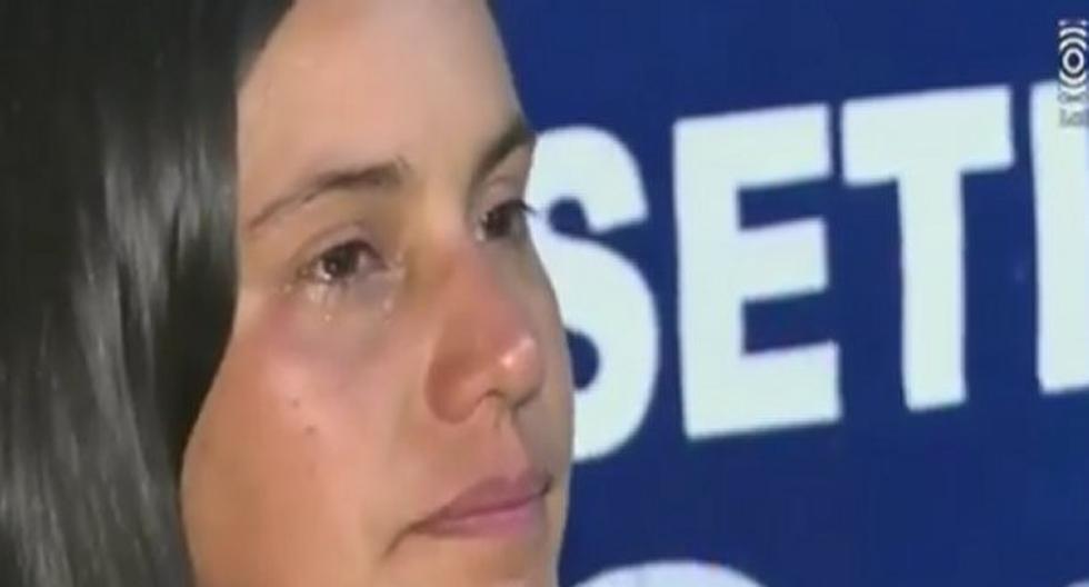Verónika Mendoza lloró tras escuchar a mujeres víctimas del terrorismo. (Foto: captura Latina)