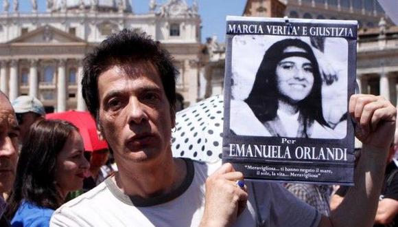 Pietro Orlandi, hermano de la joven desaparecida hace 29 años Emanuela Orlandi, durante un acto en su recuerdo celebrado en la Plaza de San Pedro del Vaticano. (Foto: EFE)