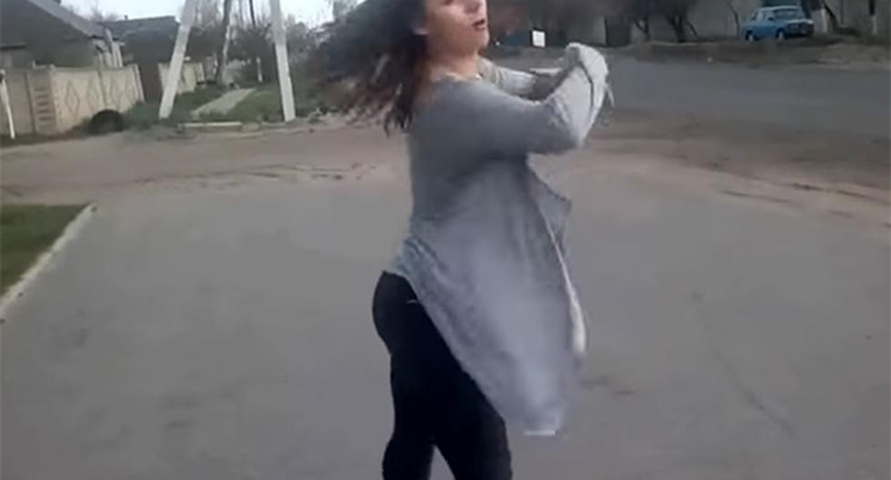 La joven provocó un accidente haciendo un \'twerking\' en una carretera de Ucrania. (Foto: YouTube)
