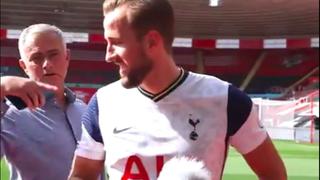 Mourinho interrumpe entrevista a Kane luego que de cuatro asistencias y anote un gol ante el Southampton | VIDEO