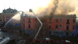 Incendio en Plaza Dos de Mayo: tres menores resultaron heridos