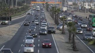 Año Nuevo: vehículos invaden carril auxiliar durante el retorno por la Panamericana Sur | FOTOS