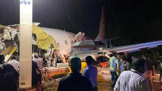 Avión de Air India se estrella y se parte en dos durante aterrizaje dejando varios heridos y al menos 17 muertos | FOTOS
