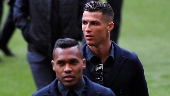 Cristiano Ronaldo y Alex Sandro. (Foto: Reuters)
