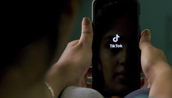 TikTok es una de las redes sociales más populares en el mundo. (Foto: Manjunath Kiran / AFP)
