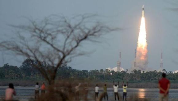 Este lunes despegó con éxito GSLV Mark III, el cohete más pesado fabricado hasta el momento por India. (Fuente: AFP)