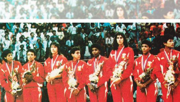 La selección de vóley recibiendo su medalla de plata en los Juegos Olímpicos Seúl 1988.