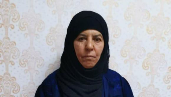 Rasmiya Awad, quien se cree que es la hermana del líder del Estado Islámico asesinado Abu Bakr al Baghdadi, fue capturada el lunes en la ciudad de Azaz, en el norte de Siria. (Foto: Reuters)