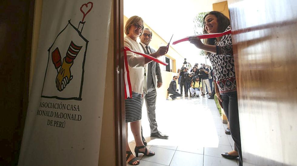 La primera dama, Nancy Lange, particip&oacute; en la inauguraci&oacute;n de la Casa Ronald-Hogar San Gabriel, ubicada en Surco, para pacientes y familiares del interior del pa&iacute;s. (El Comercio / Rolly Reyna)