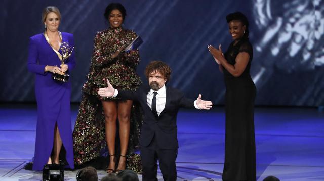 Peter Dinklage vuelve a ganar el Emmy por su trabajo como el noble más inteligente de "Game of Thrones". (Foto: Agencias)