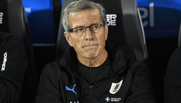 Uruguay's coach Oscar Washington Tabarez waits for the beginning of an international friendly football match between Uruguay and Peru in Montevideo on October 11, 2019. (Photo by EITAN ABRAMOVICH / AFP)