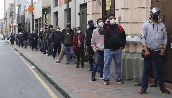 “Vamos a pagar también, además de las ventanillas, en espacios públicos que puedan garantizar la seguridad de estas personas”, dijo el ministro de Trabajo, Javier Palacios. (Foto: Violeta Ayasta / GEC)