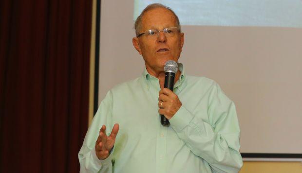 "Nuevamente nos enorgulleces, Gladys Tejeda", expresó PPK. (Foto: Presidencia)