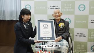 Japonés de 112 años es coronado como el hombre más longevo del mundo | VIDEO