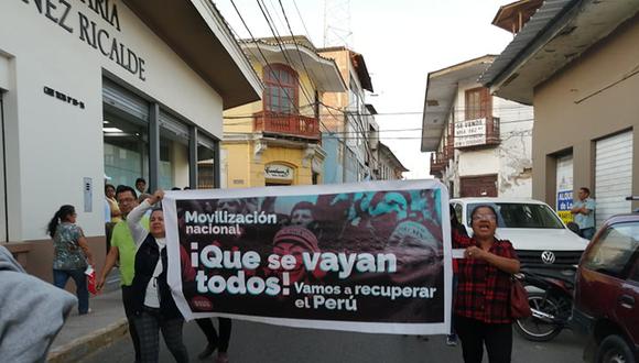 En Piura, algunos colectivos se movilizaron para apoyar el cierre del Congreso de la República. (Foto: Piura)