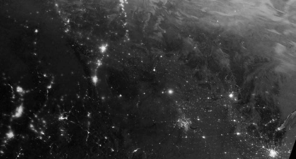 Luz en la oscuridad. (Foto: NASA Earth Observatory image by Jesse Allen, using VIIRS day-night band data from the Suomi National Polar-orbiting Partnership)