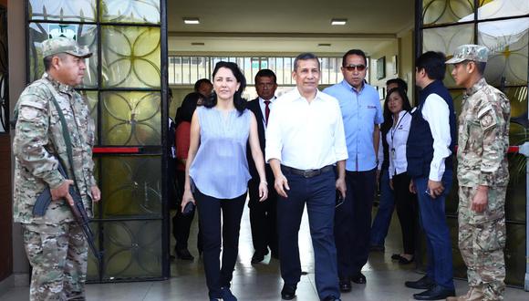 Ollanta Humala y Nadine Heredia emitieron su voto alrededor de las 9:30 a.m. (Foto: Daniel Apuy | GEC)