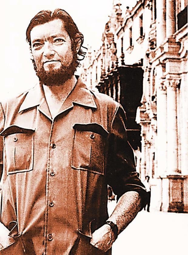 Julio Cortázar durante una visita a la capital peruana, Lima.