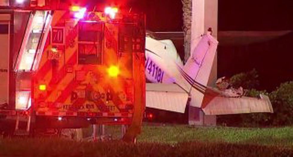 Plane with two occupants makes an emergency landing on a Florida avenue