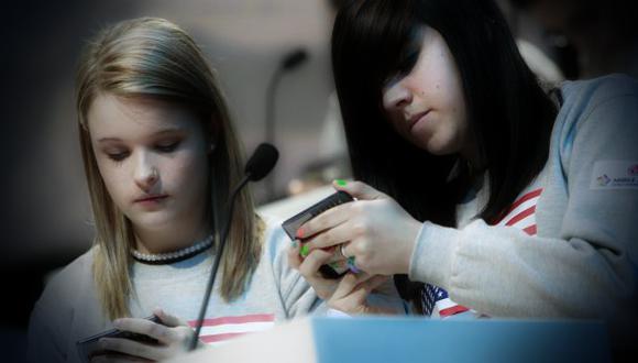 Centenar de alumnos involucrados en escándalo de "sexting"