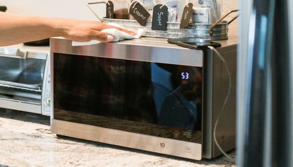 Descongelar los alimentos en el microondas supone un gasto innecesario de energía. (Foto: RODNAE Productions / Pexels)