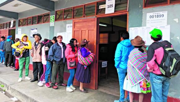 Una campaña con 24 candidatos presidenciales, además con voto preferencial para las listas al Congreso, sería unas elecciones altamente caóticas. (Foto: GEC)