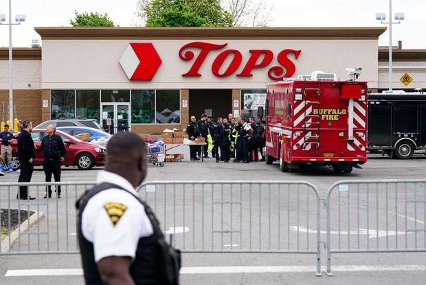 Buffalo supermarket attacked by Payton Gentron.  (AP).