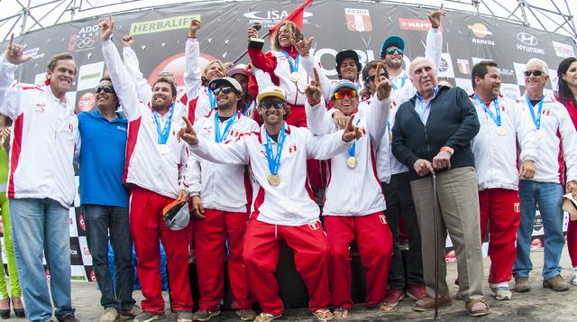 Así celebró Perú y Analí Gómez sus títulos mundiales de surf - 1