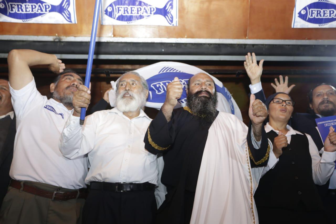 Según especialista Caelos Ernesto Ráez, al interior de la cúpula del FREPAP se vive las tensiones entre los líderes de Lima y los provincianos. 