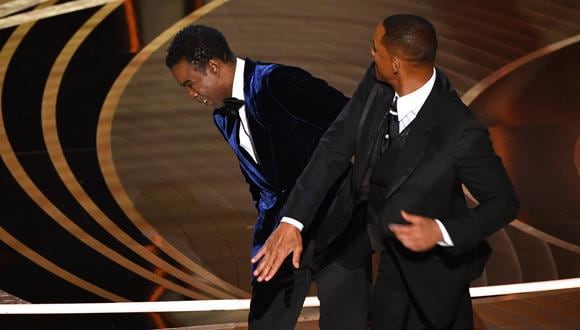 Así fue el golpe que le dio Will Smith a Chris Rock durante la gala de los Oscar 2022. (Foto: Robyn Beck / AFP)