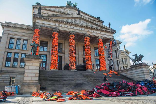 Drama de la crisis migratoria fue convertido en arte en Berlín - 1