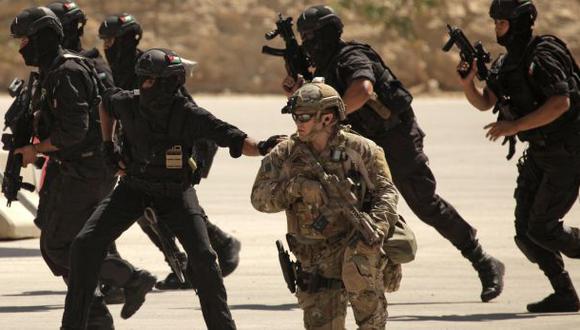Jordania: Policía mató a dos soldados de EE.UU. y fue abatido