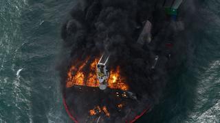 La lucha de Sri Lanka para apagar un incendio de barco cargado con químicos | FOTOS
