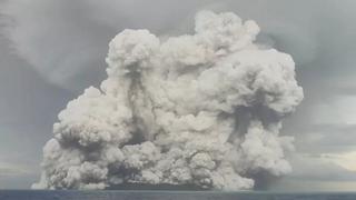 ¿Qué es un volcán submarino y por qué fue tan violenta la erupción que desató un tsunami en el Pacífico?