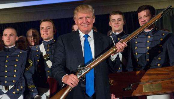 El presidente Donald Trump prometió durante su campaña electoral que defenderá el derecho de los estadounidenses a portar armas.