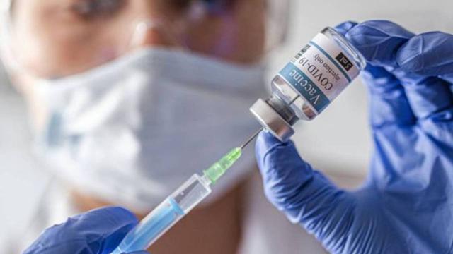 Este 30 de agosto, se inició la inscripción para el primer grupo de candidatos que desean participar en los ensayos clínicos de dos vacunas contra el COVID-19 de la farmacéutica Sinopharm, de China, el cuál fue todo un éxito.