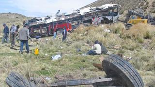 Dos muertos y 14 heridos dejó un triple choque en la carretera central