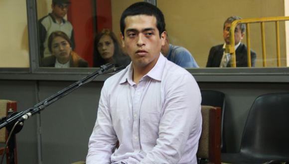 Marco Arenas lució así en interrogatorio por crimen de su madre
