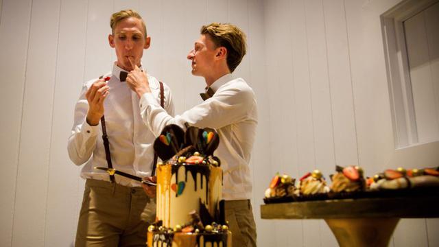 "Pero esta noche puedo decir que el matrimonio es entre dos personas", interviene Luke Sullivan. (Foto: AFP)