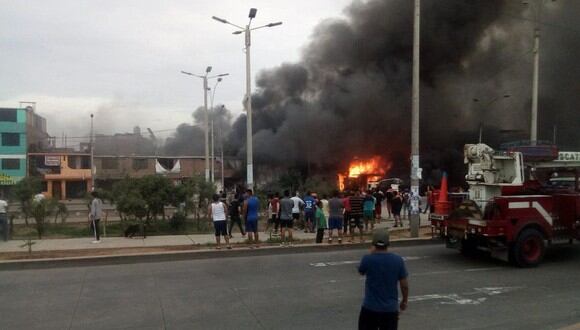 El incendio que se registró en Villa El Salvador dejó más de 50 heridos. (Foto: Bomberos)