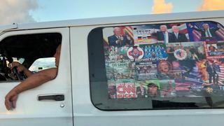 Esta es la camioneta llena de fotos de Trump que fue incautada aCesar Sayoc Jr.| FOTOS