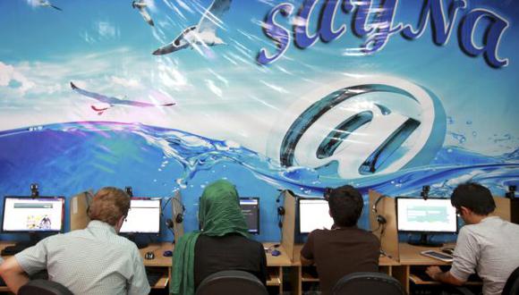 Presidente de Irán pide mayor tolerancia con internet