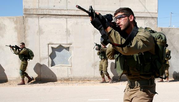 Israel despliega 100 francotiradores en frontera con Gaza antes de protesta palestina. (AFP).