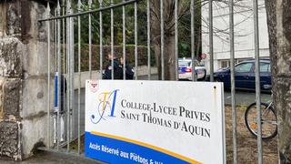 Profesora muere apuñalada por un alumno en plena clase en Francia