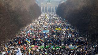 Alemania: al menos 100.000 personas se manifiestan en Berlín en solidaridad con Ucrania 