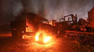 Chile: una veintena de máquinas y vehículos fueron quemados en ataques ocurridos en regiones del sur 